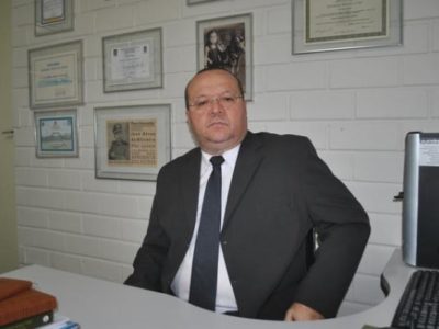 Foto do Promotor Assuero Stevenson em seu gabinete.