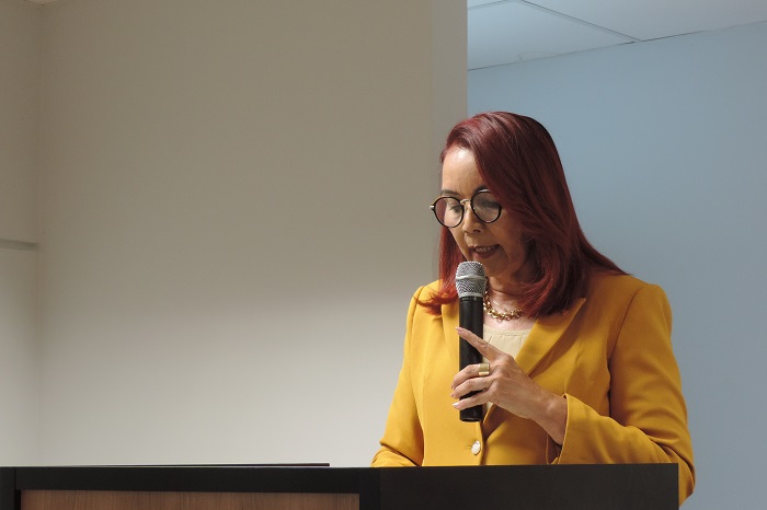 Procuradora de Justiça Martha Celina fala ao microfone