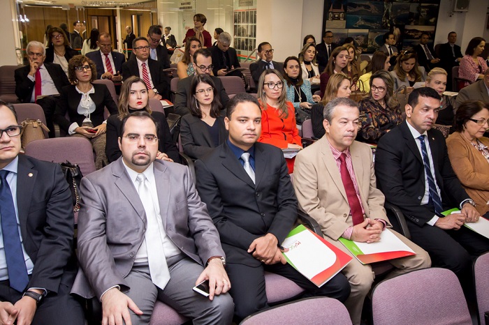 Membros do MPPI no evento no MPSC