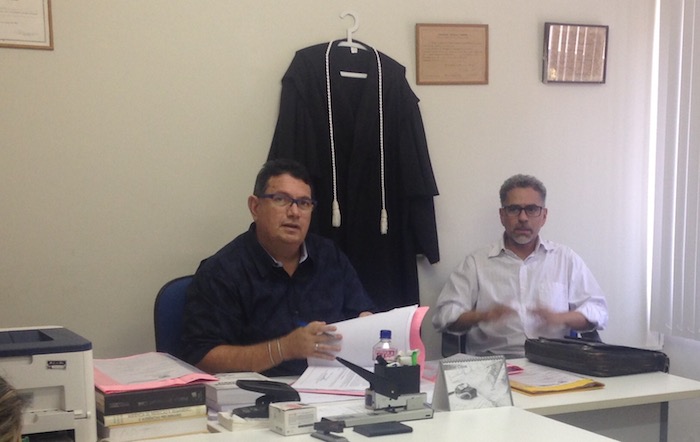 Promotor de Justiça e Juiz em audiência