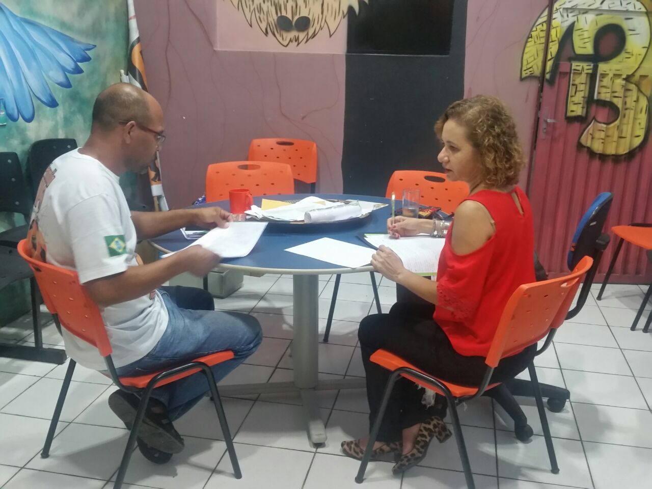 Promotora de Justiça conversa com responsável pelo MP3