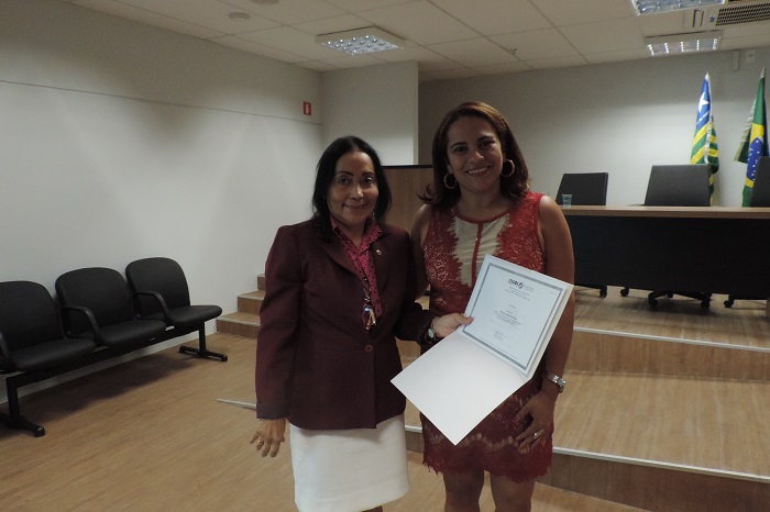 Entrega de certificado para palestrantes