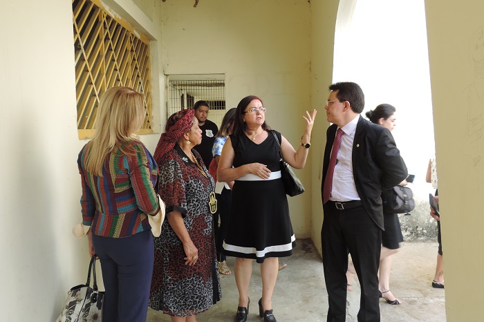 Equipe visita o CEM