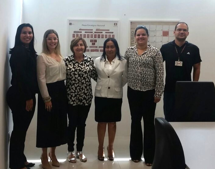 Procuradora de Justiça Teresinha Marques com equipe do CEAF
