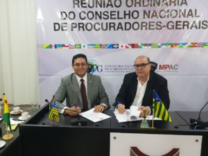Procuradores-Gerais de Justiça do Piauí e de Goiás assinam documento
