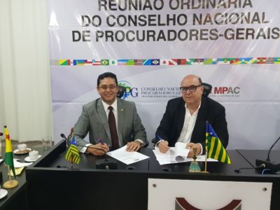 Procuradores-Gerais de Justiça do Piauí e de Goiás assinam documento