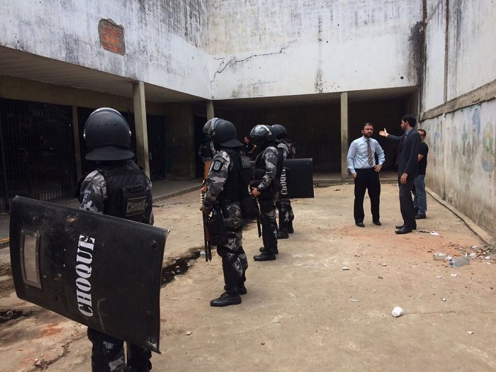 Promotores visitam Penitenciária de Esperantina