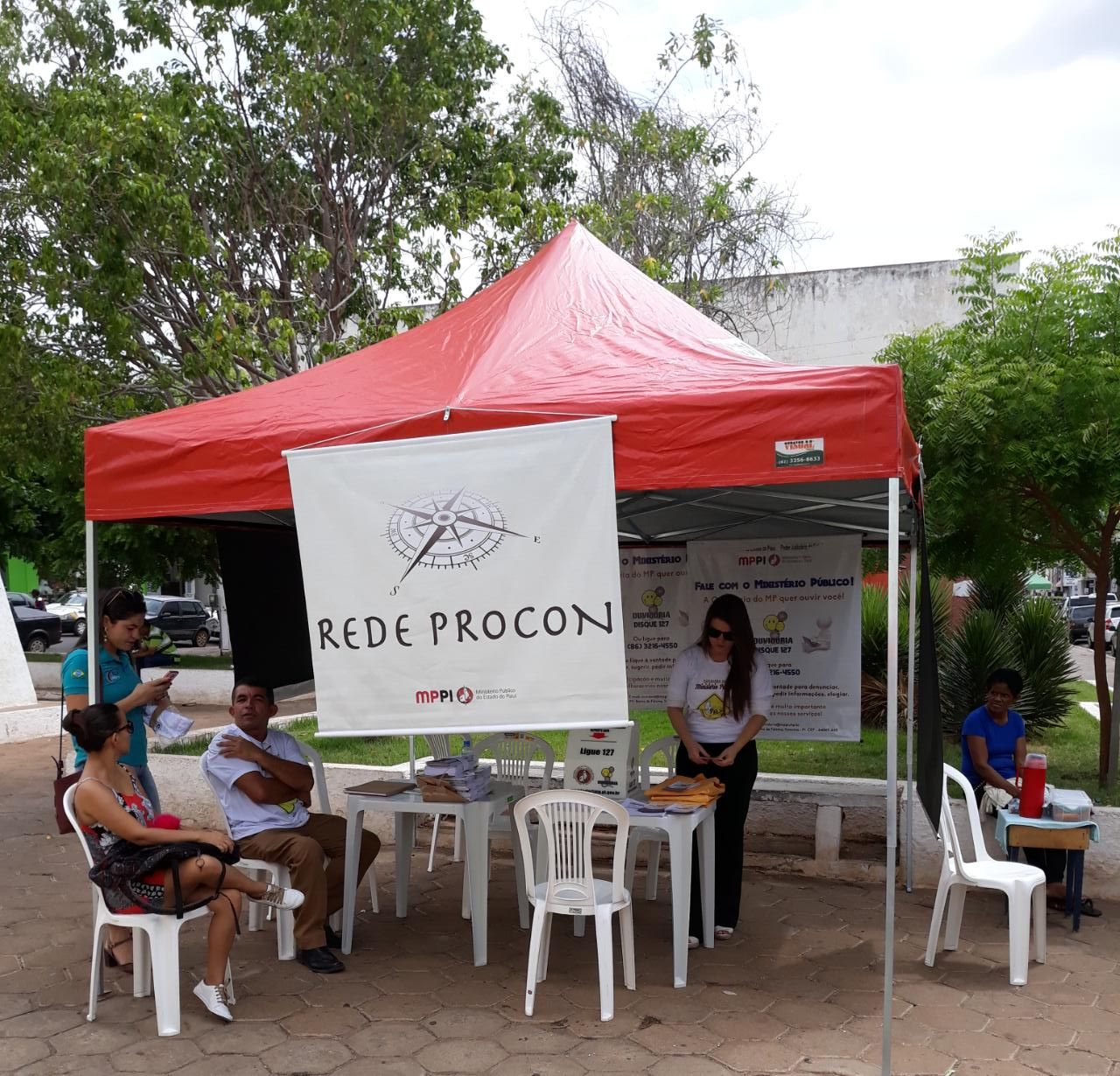 Foto de uma barraca montada 