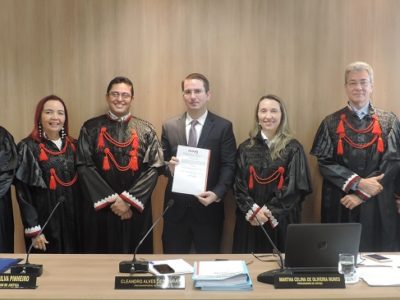 Promotor vitaliciado junto com membros do Conselho Superior do MP