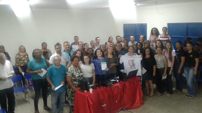 Grande grupo reunido