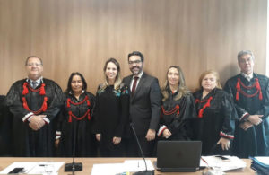 Promotor vitaliciado junto com membros do Conselho Superior