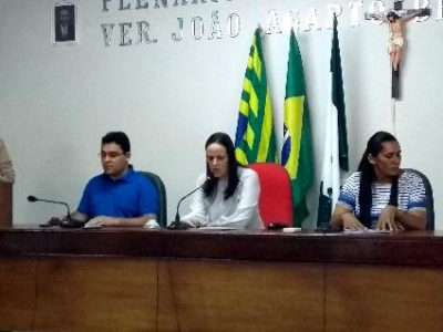 Mesa de honra em seminário