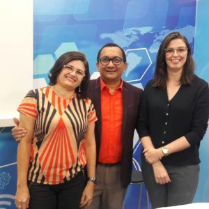Pessoas de pé