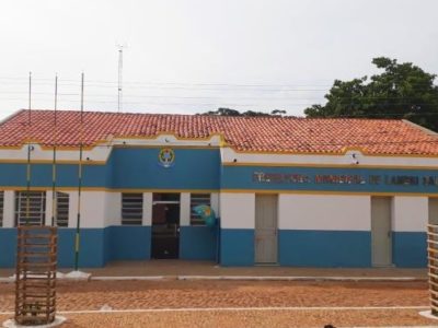 Foto da fachada do prédio da prefeitura de Landri Sales