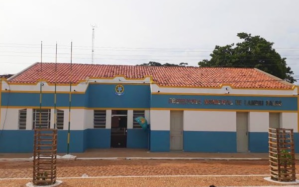 Foto da fachada do prédio da prefeitura de Landri Sales