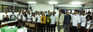 Pessoas de pé