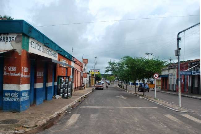 Foto de uma avenida de Altos