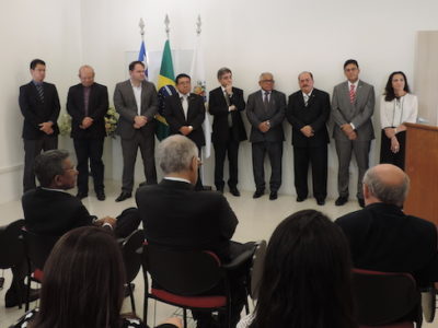 Pessoas em solenidade