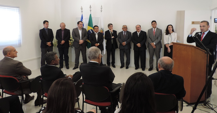 Pessoas em solenidade