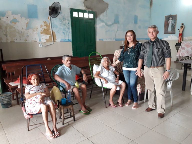 Visita de Proemotor de Justiça a instituição de abrigo a idosos