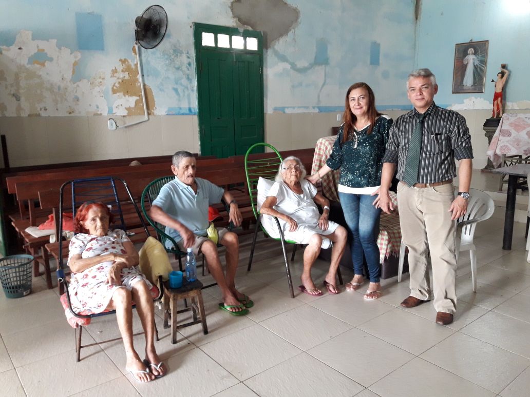 Visita de Proemotor de Justiça a instituição de abrigo a idosos