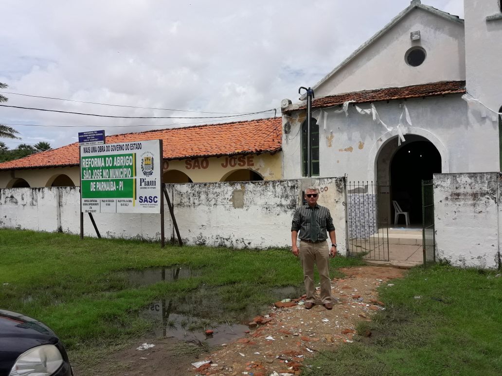 Entrada do abrigo para idosos