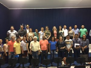 Grupo reunido em auditório de Elesbão Veloso