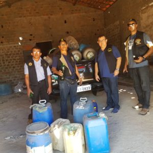 Pessoas de pé