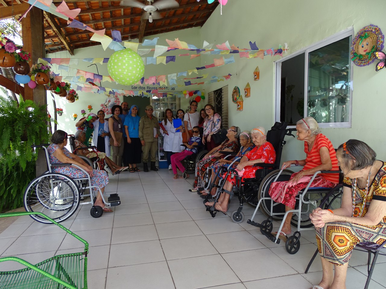 Equipe do MPPI em visita a instituição