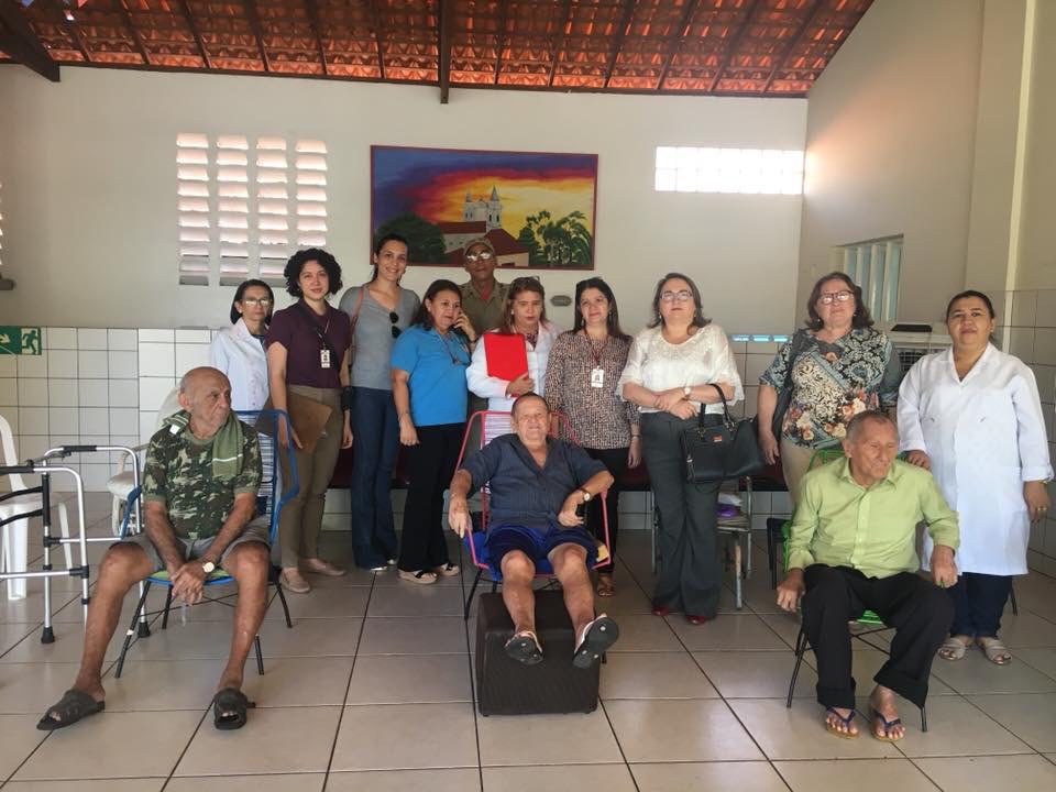 Equipe do MPPI em visita a instituição