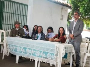 pessoas em reuniao