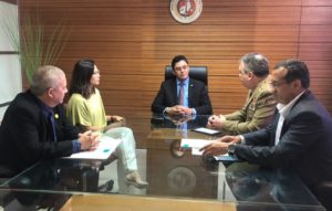 Pessoas em reunião