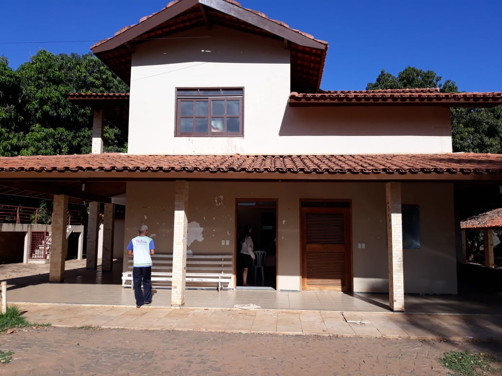 Fachada do prédio onde funcionada uma unidade de saúde