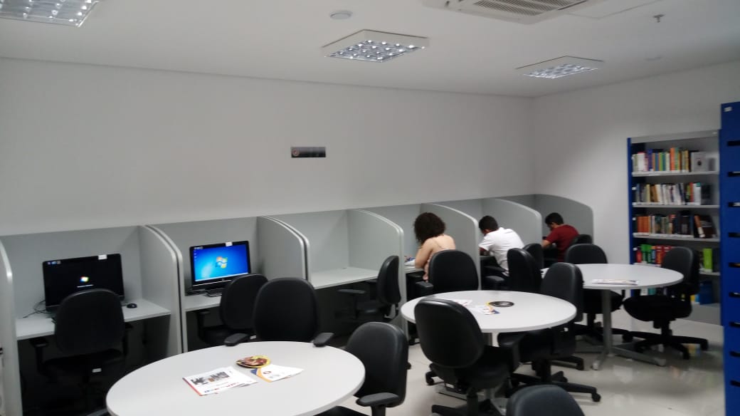 Ambiente da biblioteca