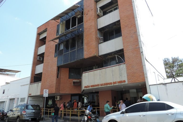 Fachada delegacias especializadas
