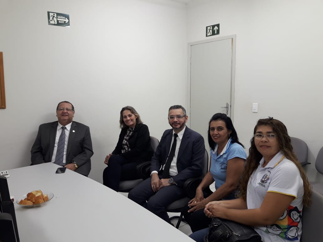 Corregedor Geral conversa com populares