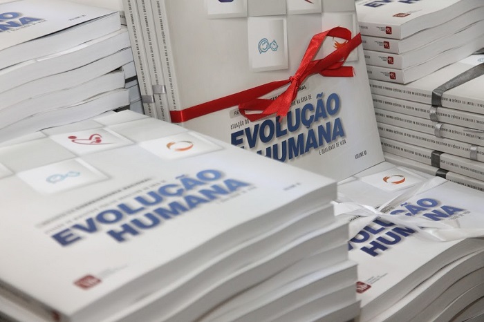 Alguns exemplares da Revista