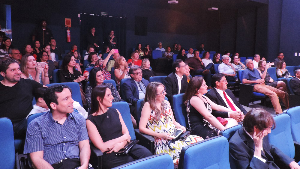 Publico prestigia OST