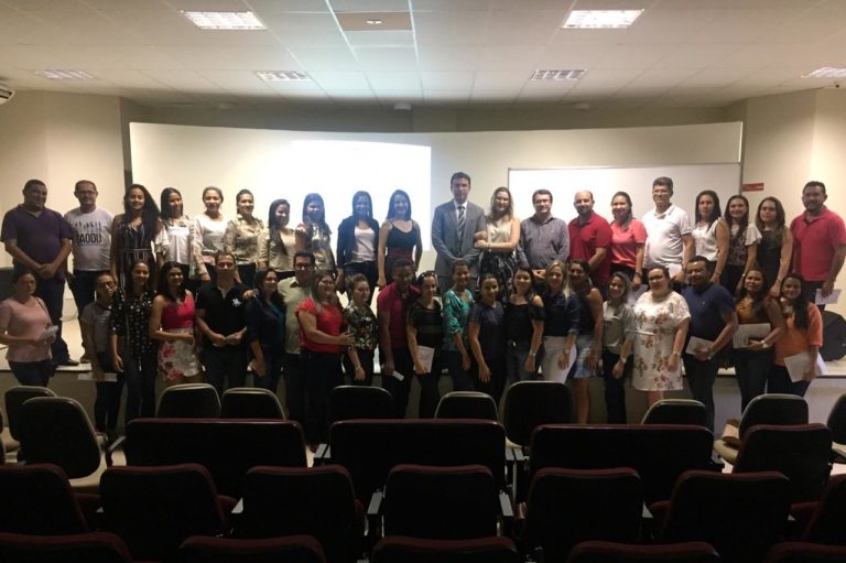 Pessoas reunidas em grupo