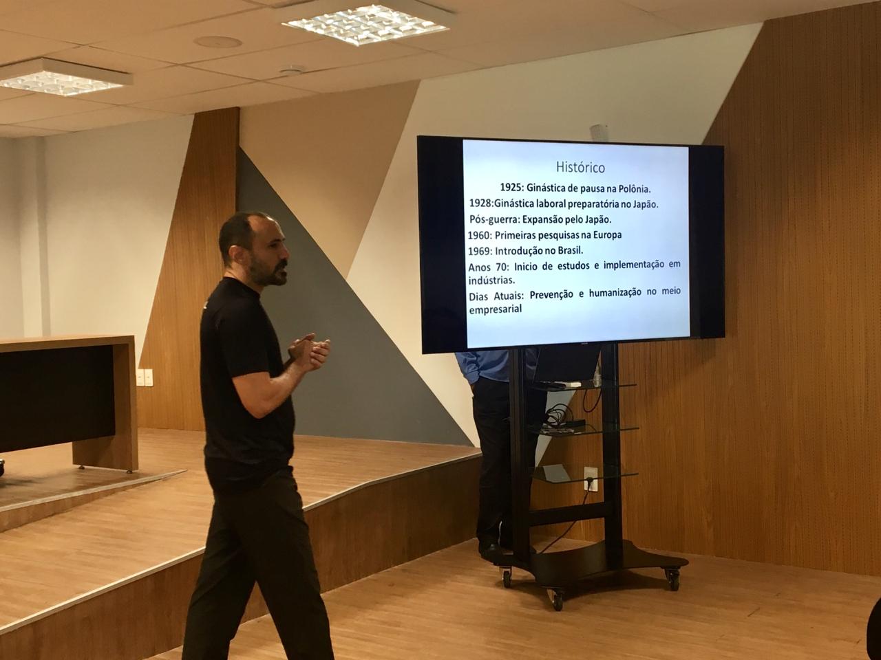 Explanação sobre ginástica laboral 