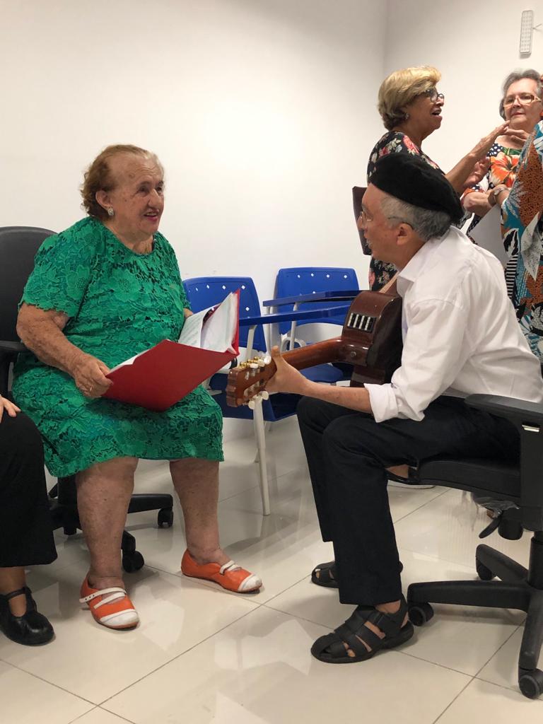 Dona Helena com maestro Aurélio Melo