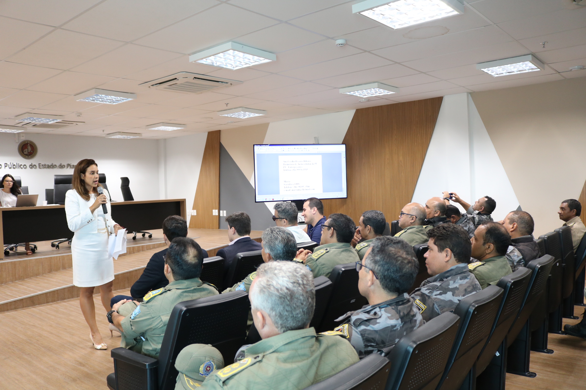 Reunião no auditório do MP