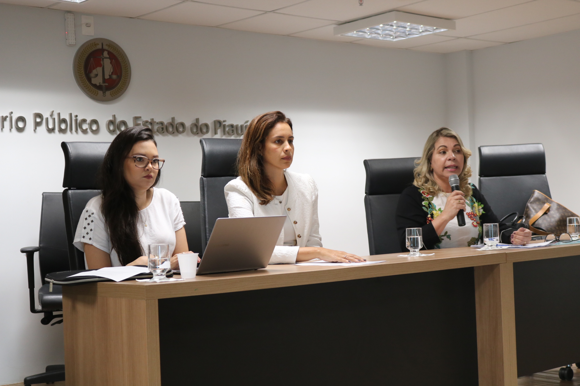 Reunião no auditório do MPPI