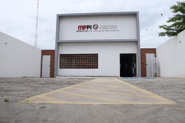 Foto da fachada do prédio da Promotoria de Justiça de Água branca 