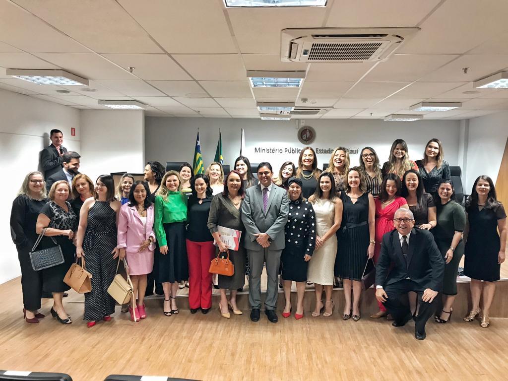 Foto com membros do MPPI sorrindo