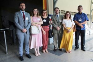 Integrantes da Comissão de Concurso posam para foto