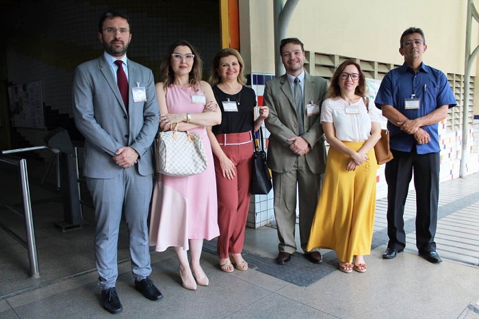Integrantes da Comissão de Concurso posam para foto