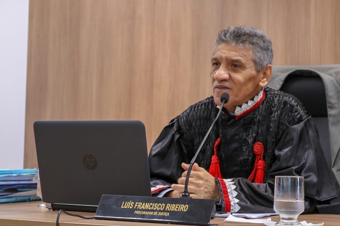 Homem falando 