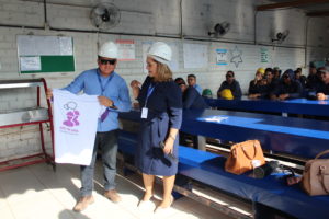 Palestra de Promotora de Justiça em canteiro de obras