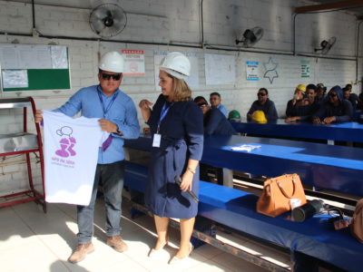 Palestra de Promotora de Justiça em canteiro de obras